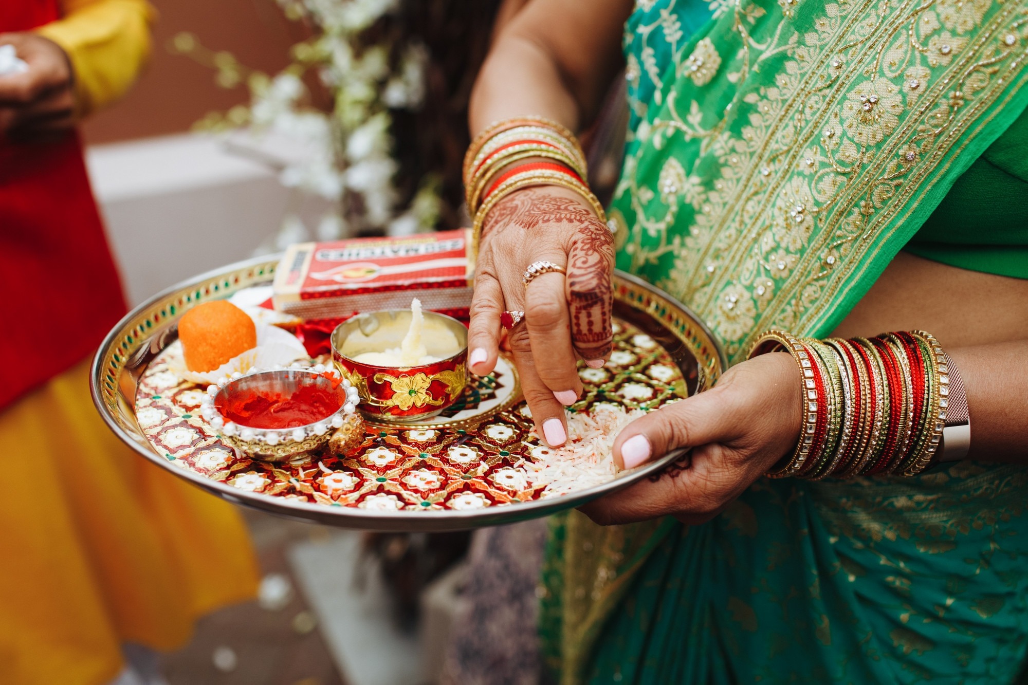 indian-woman-holding-tray